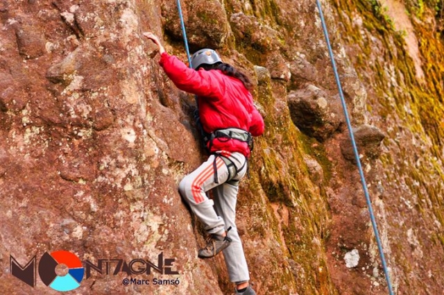  climbing with support 